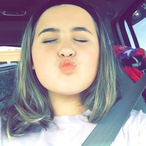 Meet your Posher, Makayla